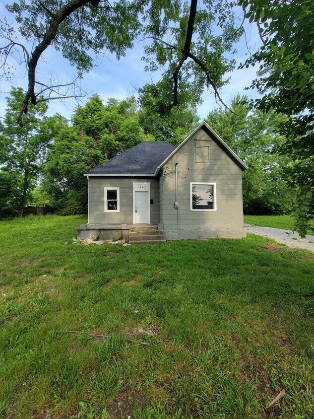 Foto principal - 2347 N Lyon Ave
