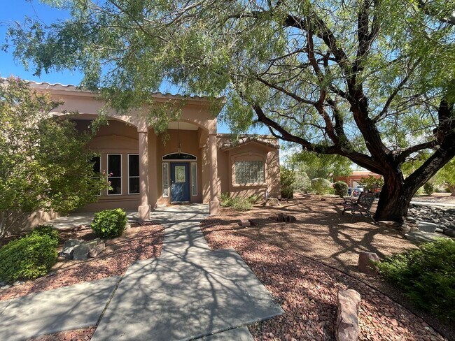 Foto del edificio - Gorgeous Home in Sonoma Ranch off Golf Club Rd!