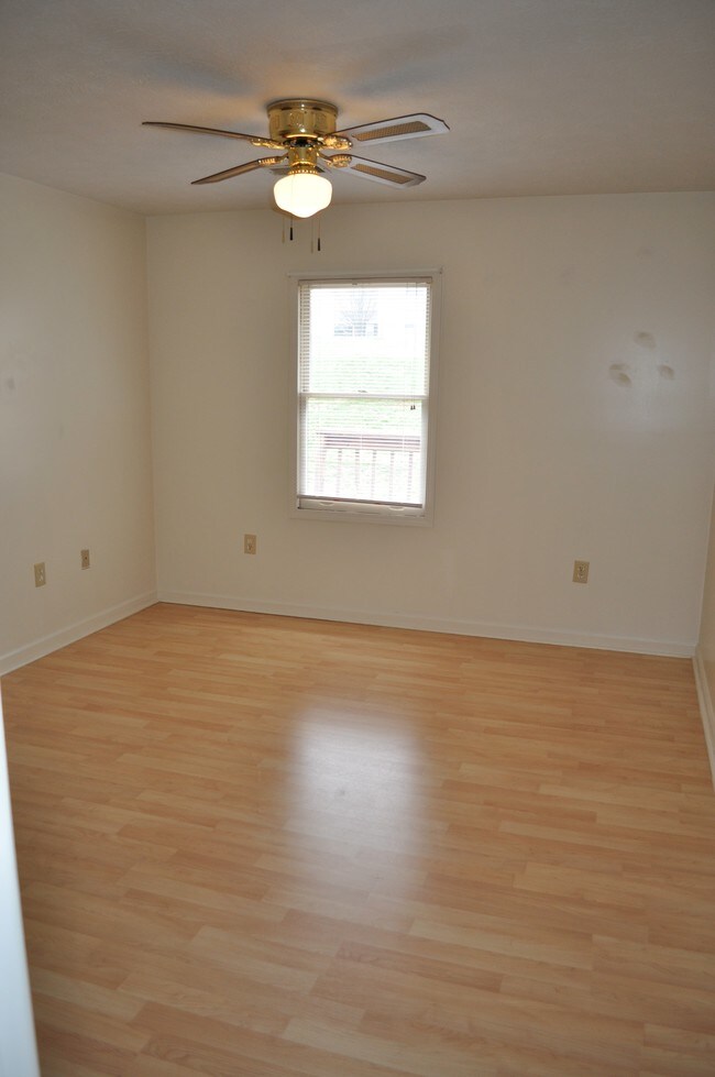 110 Westside Master Bedroom - 110 Westside Dr