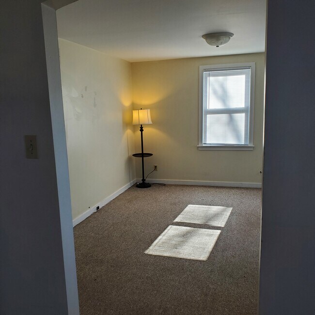 Foto del edificio - 223 W Division Rd