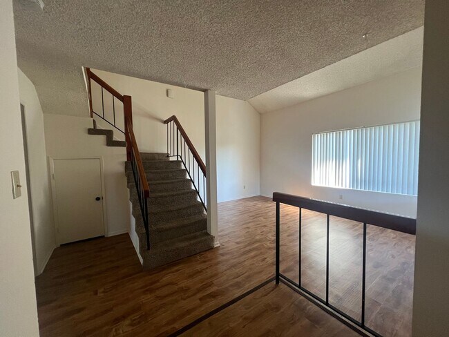 Building Photo - Unit available in Tierrasanta in Villa Martinique Community!