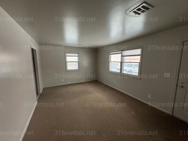 Building Photo - 2437 N Estelle Ave