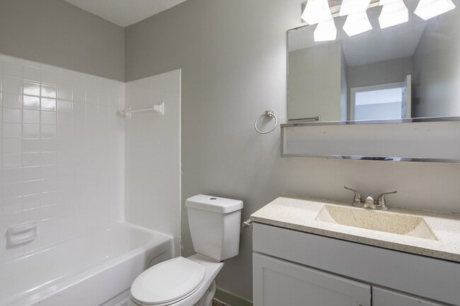 Building Photo - Clay Landings Apartments