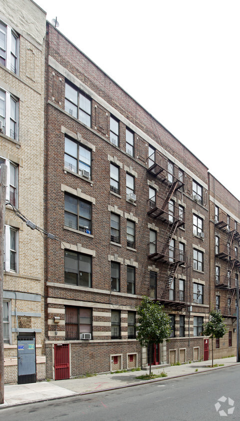 Building Photo - 909 E 173rd St