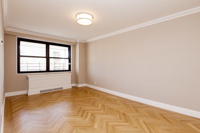 Building Photo - 305-315 East 86th Street