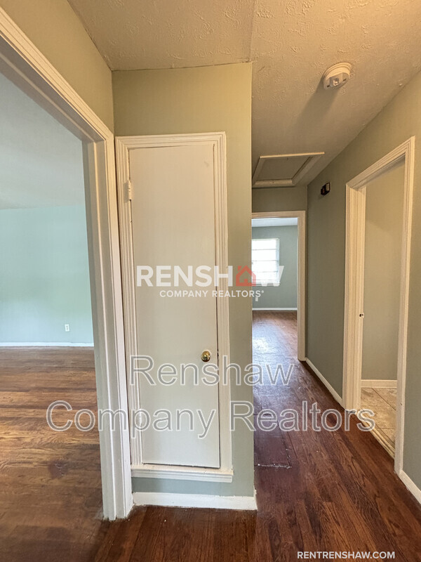 Foto del edificio - 5472 Lochinvar Rd