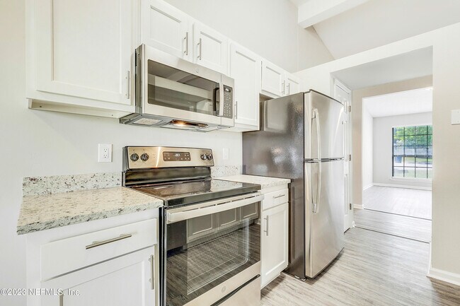 Foto del edificio - 2725 Rochford Ct