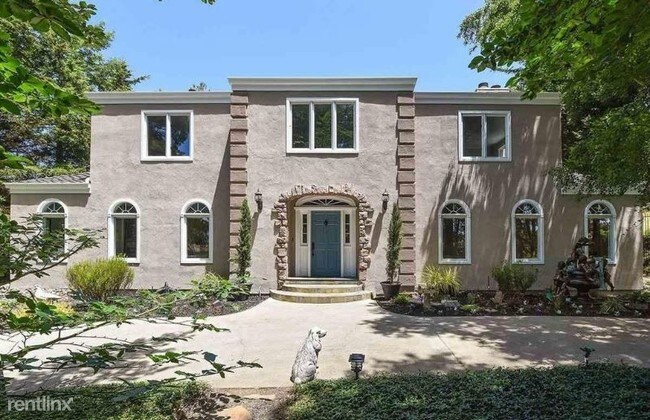 Building Photo - 5 br, 5 bath House - 12480 Skyline Blvd