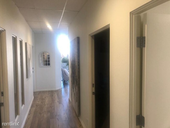 Building Photo - 74-710 CA-111