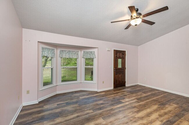 Foto del edificio - 12401 Wilderness Park Dr