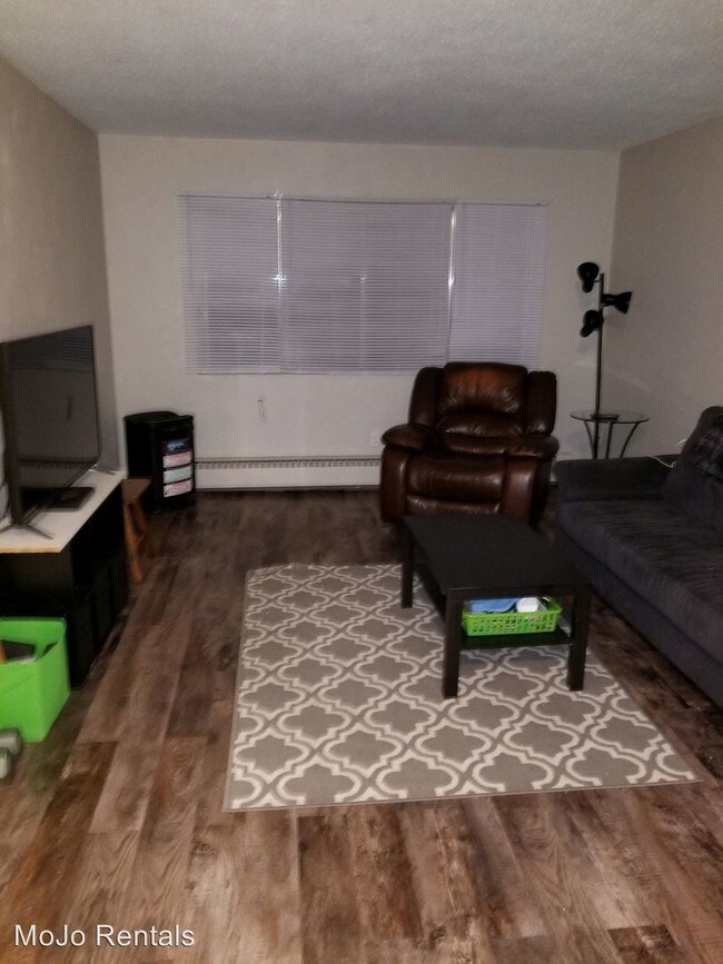 Foto del edificio - 615 Hall Ave