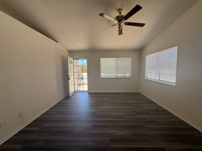Foto del edificio - 6408 Aleut Ct