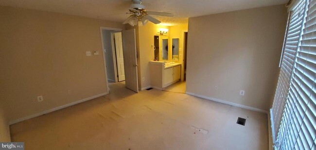 Building Photo - 1552 Poplar Grove Dr