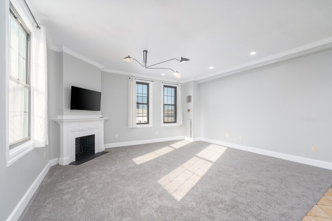 Foto del edificio - 1 E Chase St