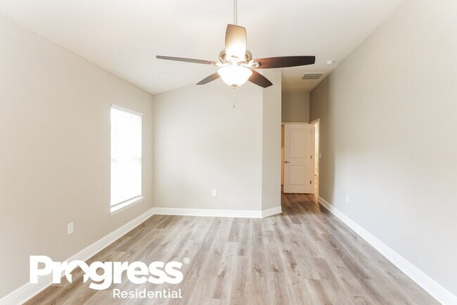 Building Photo - 605 Bradley Way