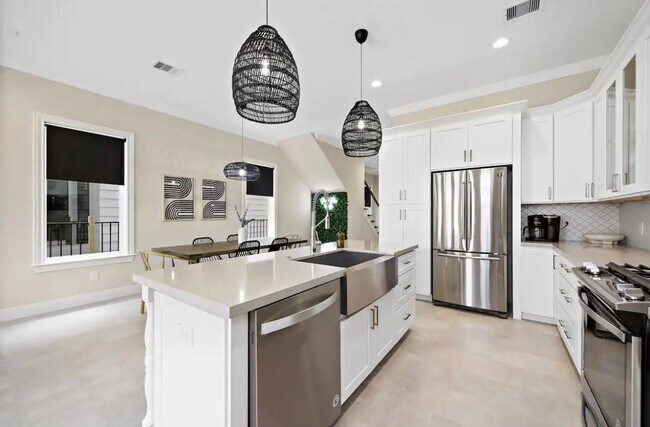 Foto del edificio - 3703b Bolin Rd