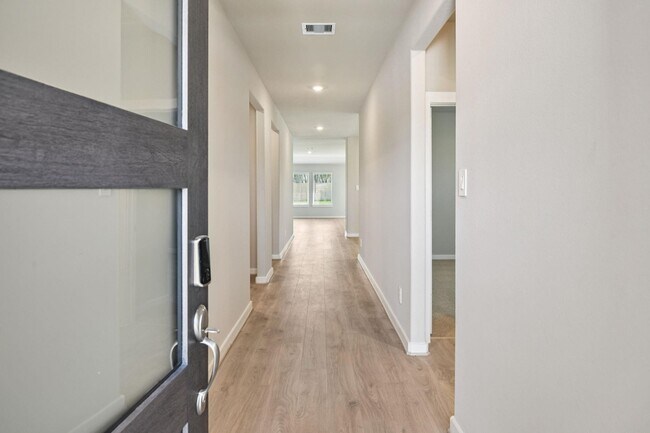 Foto del edificio - 5423 Kingdom Heights Blvd