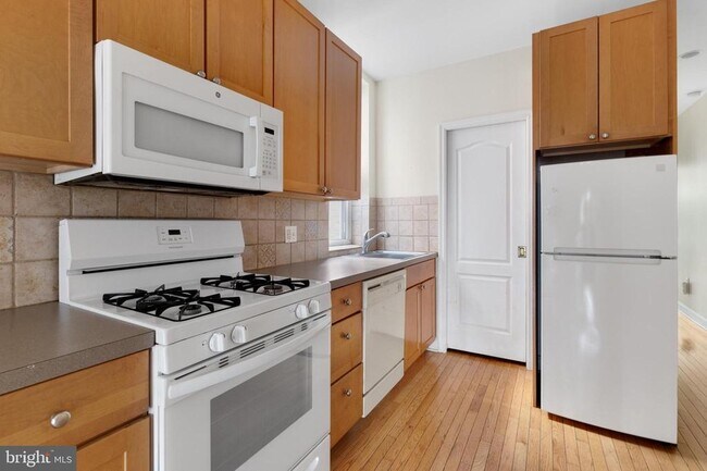 Foto del edificio - 4215 Ridge Ave