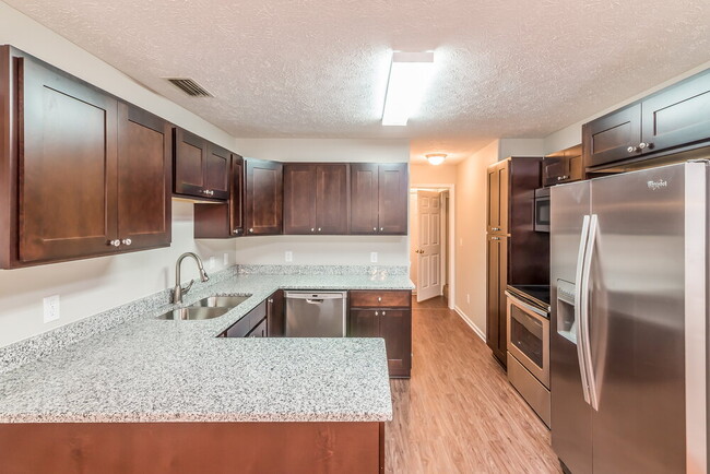 Foto del edificio - 319 Cypress Glen Dr