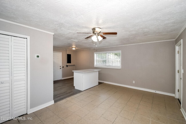 Building Photo - 4602 Roanoke Blvd