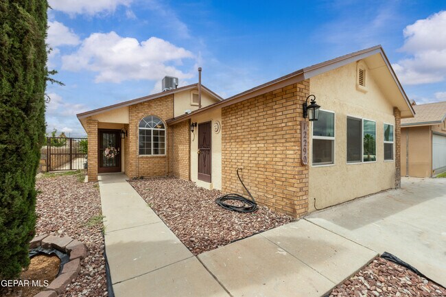 Building Photo - 12290 Tierra Bella Dr