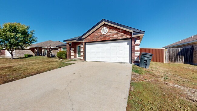 Building Photo - ABSOLUTELY GORGEOUS 4 BEDROOM GEM BY FORT ...