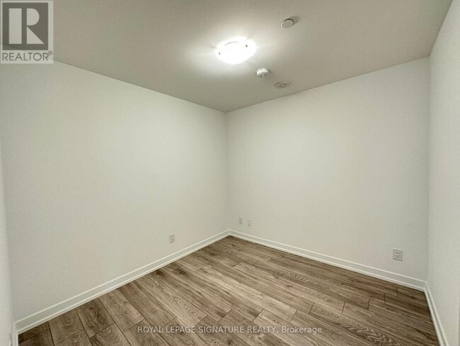 Building Photo - 11-211 Maryport Ave