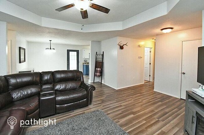 Building Photo - 432 North Butternut Avenue, Republic, MO, ...