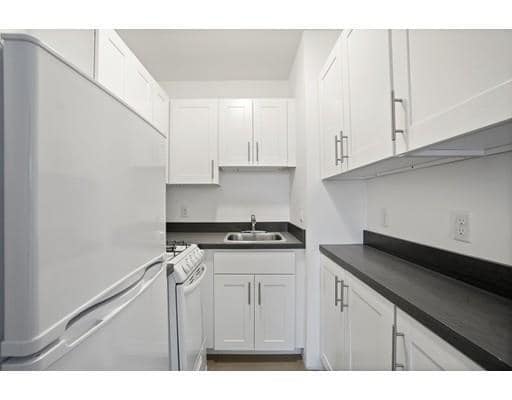 Building Photo - 267 Clarendon St