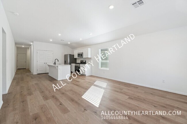 Building Photo - 3405 Little Creek Dr