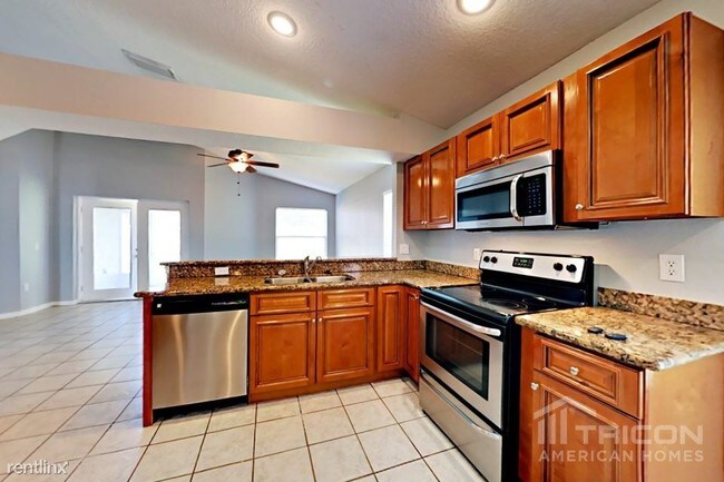 Building Photo - 28925 Long Meadow Loop