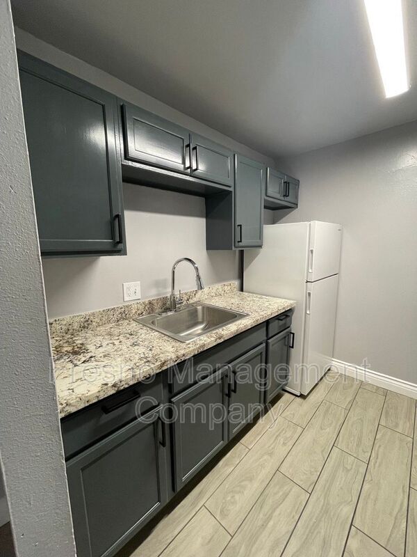 Foto del edificio - 583 E Barstow Ave