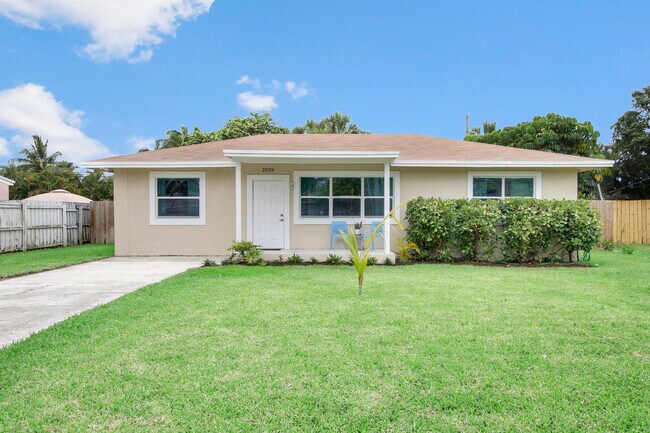 Building Photo - 2559 Conroy Dr