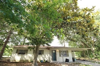 Building Photo - 3827 NE 13th Dr