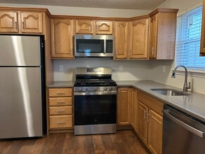 Building Photo - 149 Tulip Ln