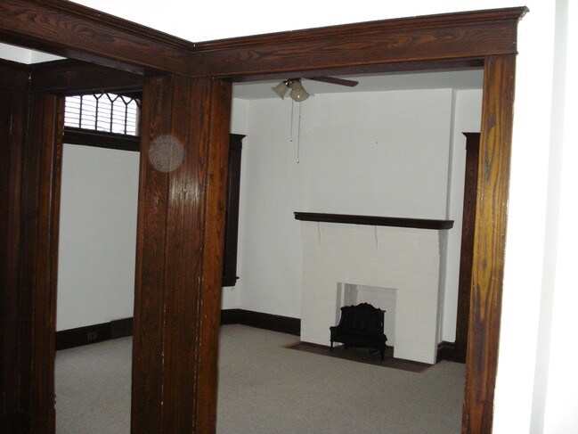 Building Photo - 118 Russell St