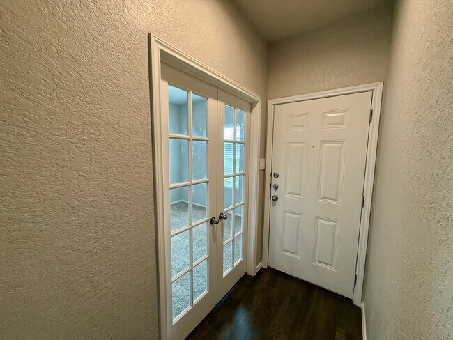 Foto del edificio - 1-Story 3 Bedroom 2 Bathrooms Home in Hori...