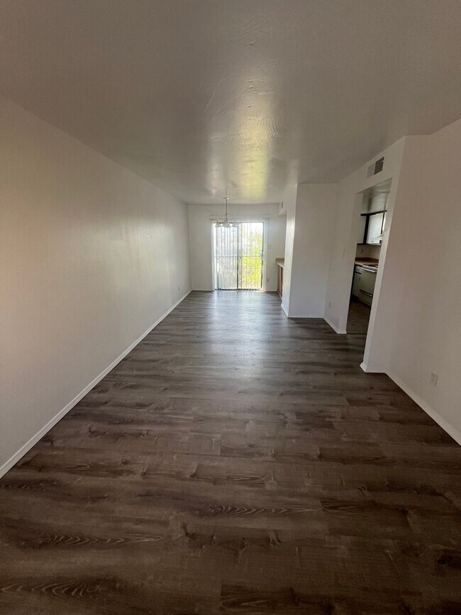 Foto del edificio - 1213 Dickerson Dr SE