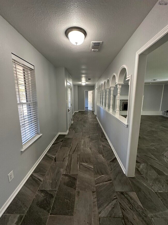 Foto del edificio - 4513 Martinique