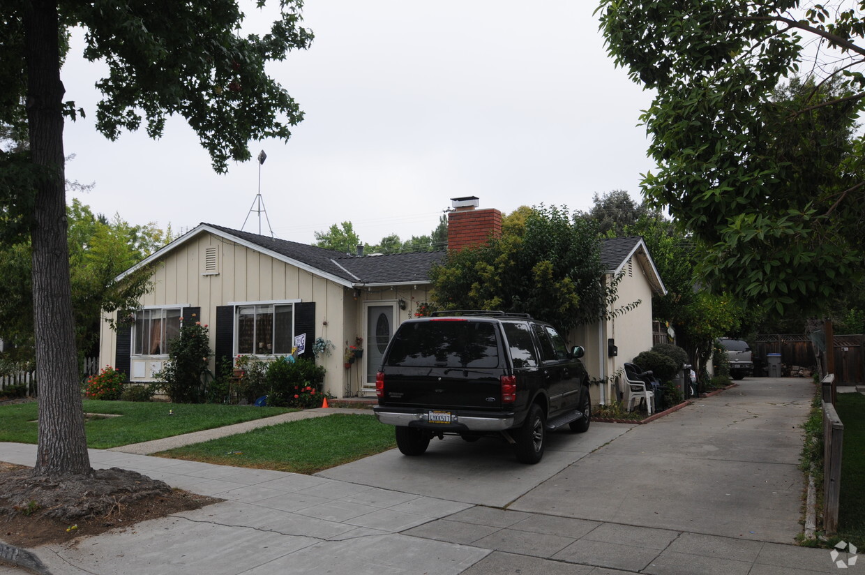 Primary Photo - 2971-2975 David Ave