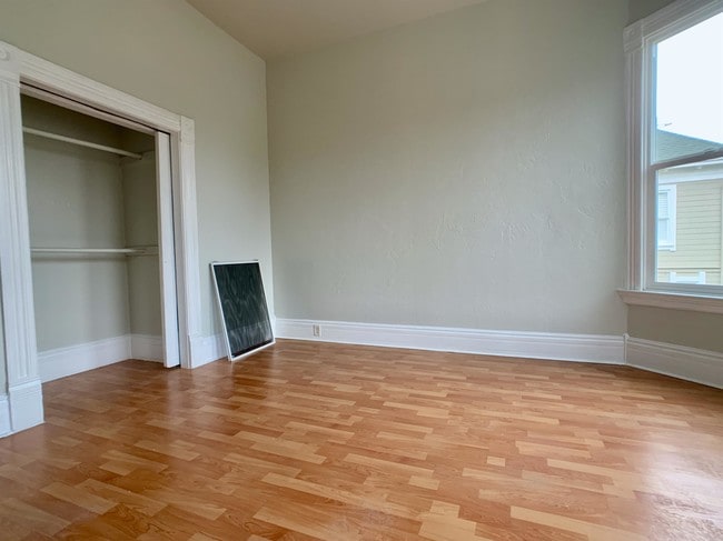 Building Photo - 1515 6th St