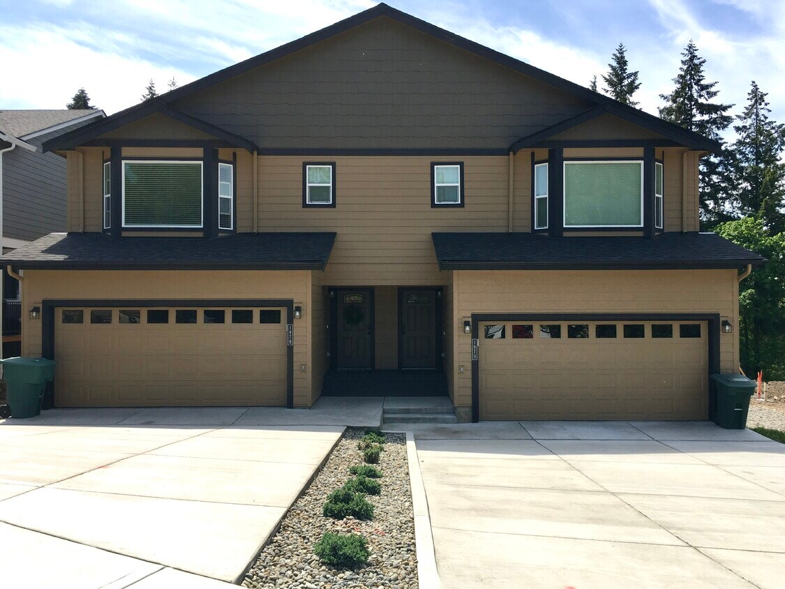 197 Cloverdale Rd, Kalama, WA 98625 Townhome Rentals in Kalama WA
