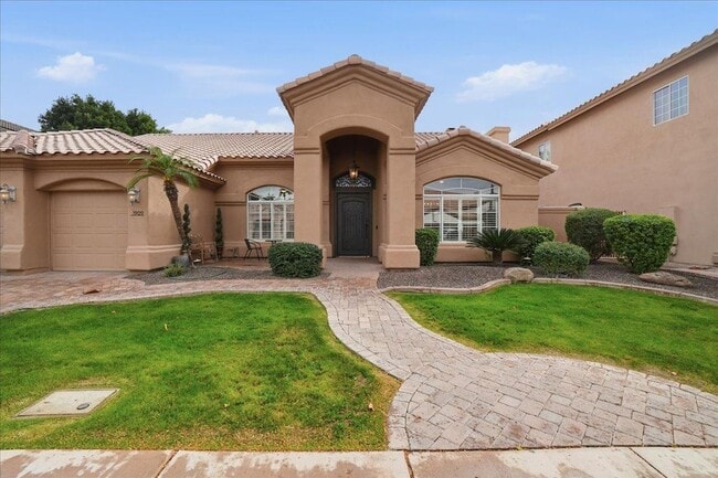 Photo - 1909 E Coral Tree Dr House