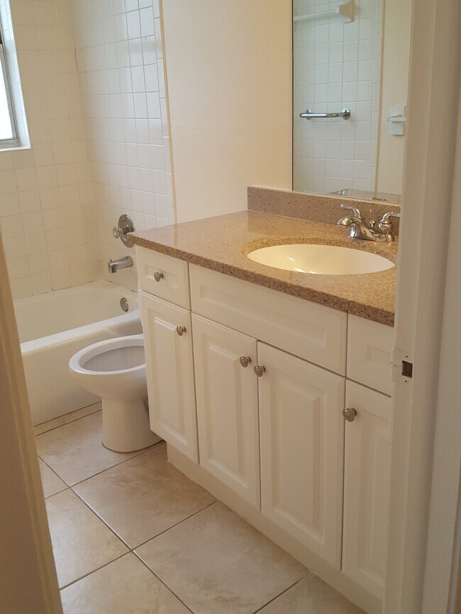 bathroom - 104 SE 10th St