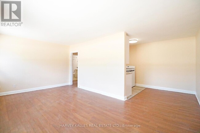 Building Photo - 650-650 Dawes Rd