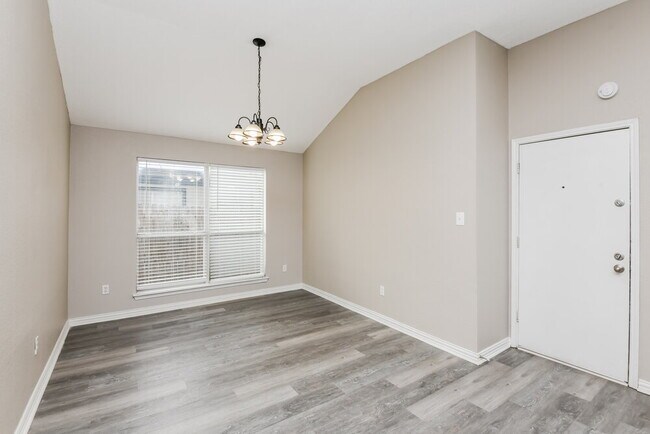 Foto del edificio - 10509 Shadywood Dr