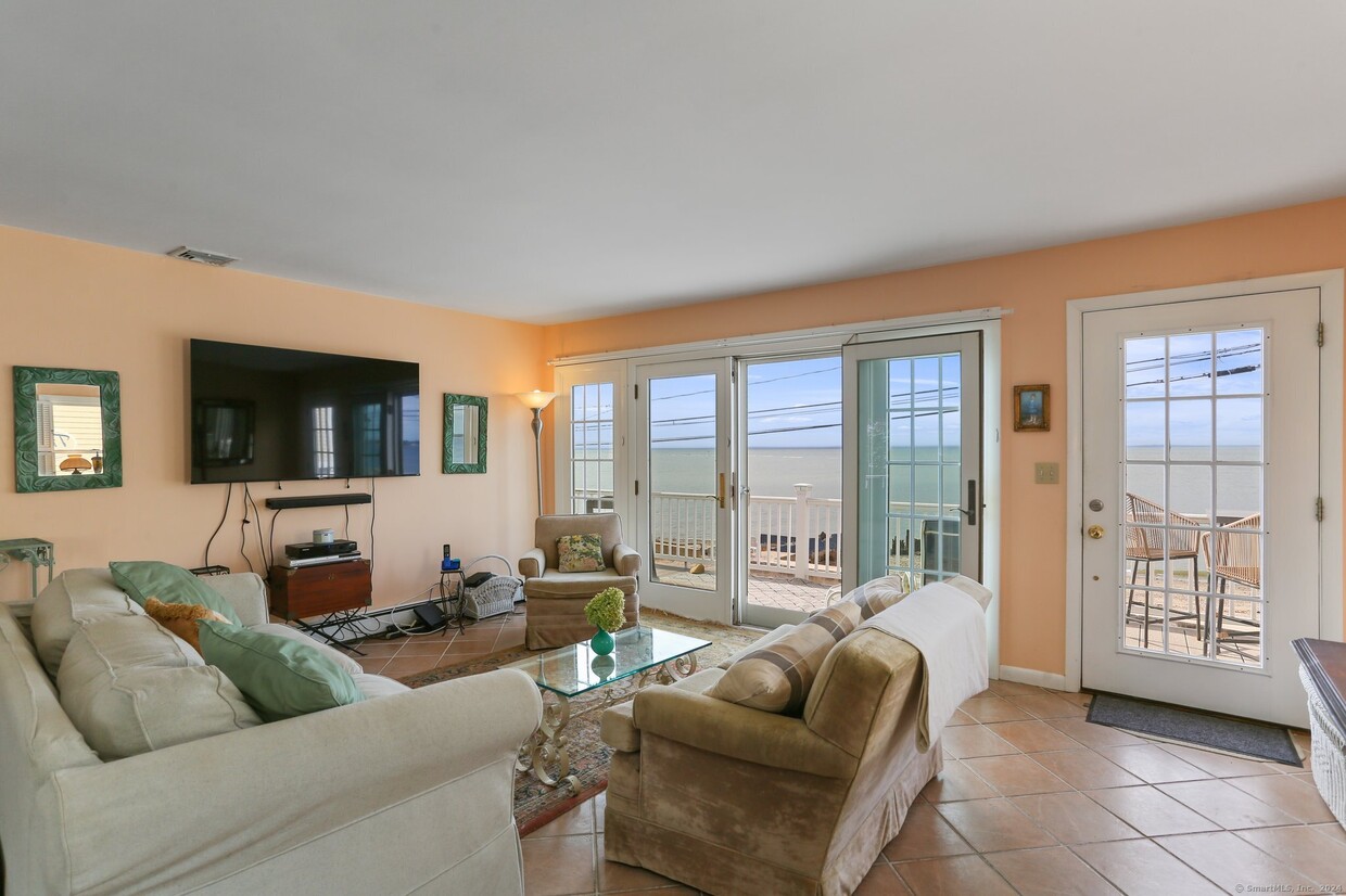 Primary Photo - 2230 Fairfield Beach Rd