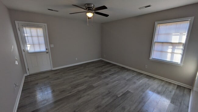 Foto del edificio - 203 Water Oak Dr