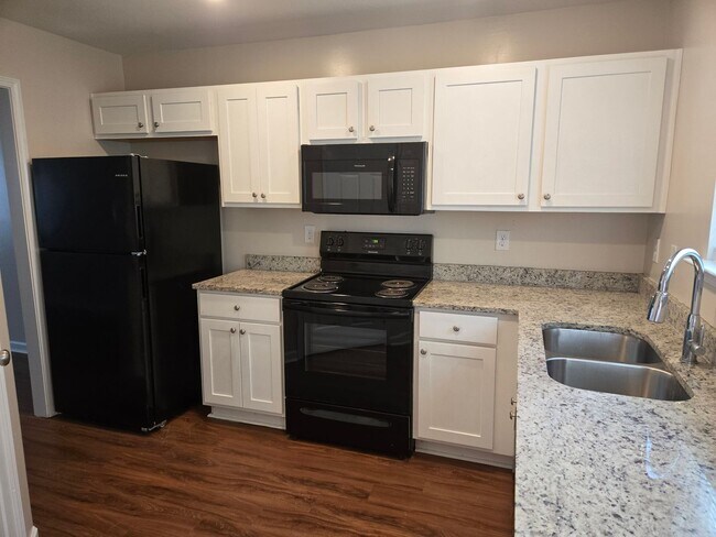Foto del edificio - Woodcrest Knolls 210-212
