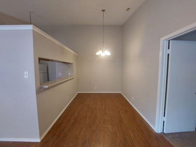 Building Photo - Northwest Crossing~2 Bedroom 2 Bath Single...